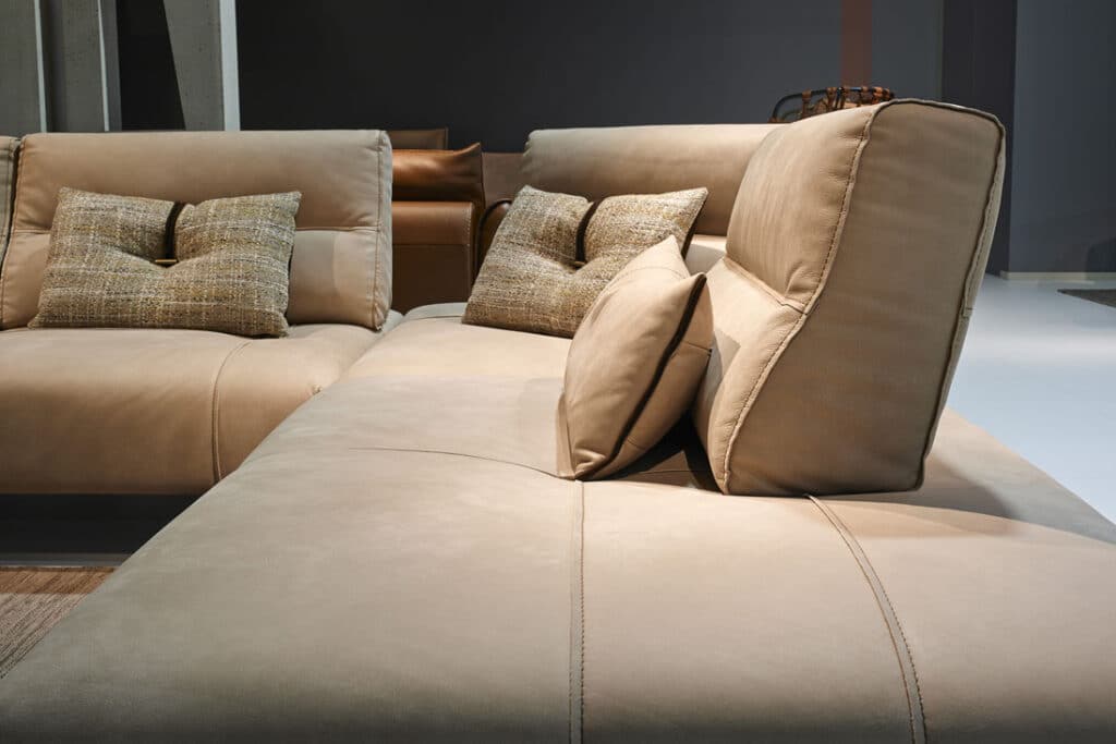 How to choose the best leather sofa